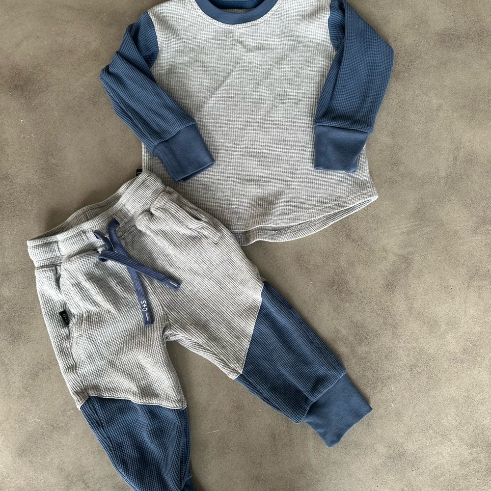Olive and Scout Gray and Blue Waffle Knit Joggers set